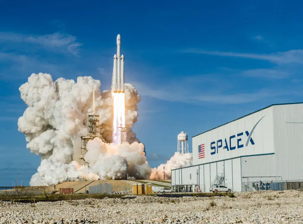 Επεκτείνει το εργοστάσιο παραγωγής η Space X για να φτιάχνει ένα διαστημόπλοιο κάθε μέρα και να στέλνει ανθρώπους στον Άρη
